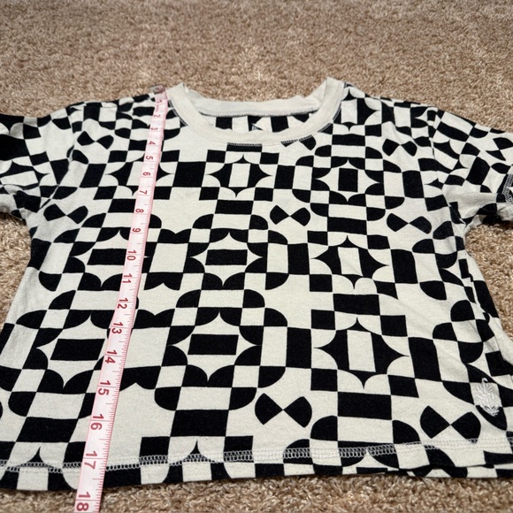 Free Movement Crop Top - Picture 5 of 5